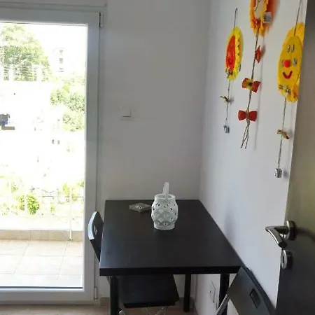 Shark Appartments